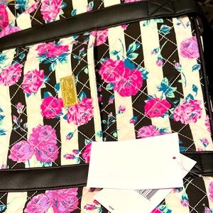 Betsy Johnson xLargeLuggage,New$80non-negotiable